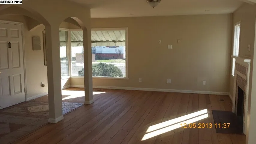 2315 Maywood Ave, Oakland, California 94605-2755