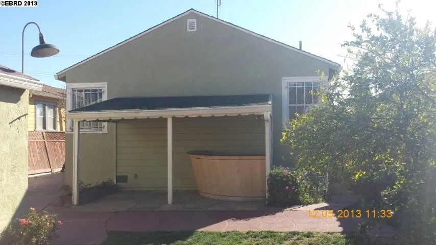 2315 Maywood Ave, Oakland, California 94605-2755