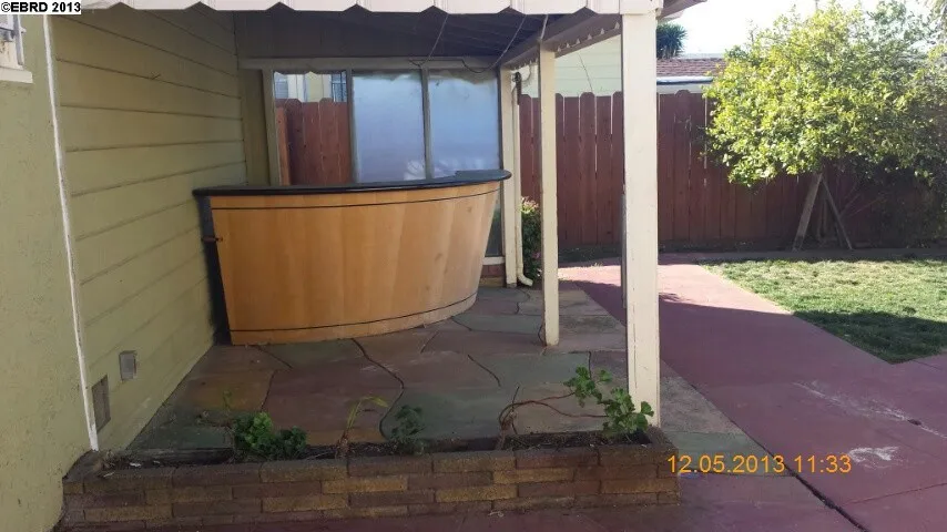 2315 Maywood Ave, Oakland, California 94605-2755