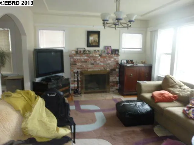 2018 16th Ave, Oakland, California 94606-4016