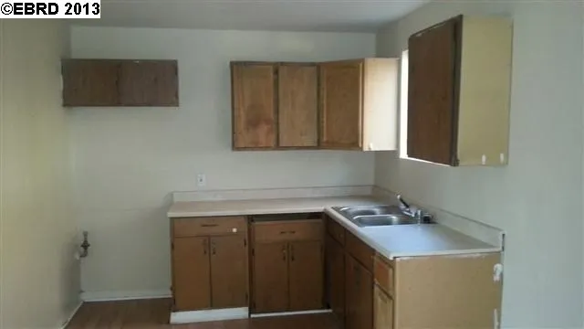9835 Empire Rd, Oakland, California 94603-2001