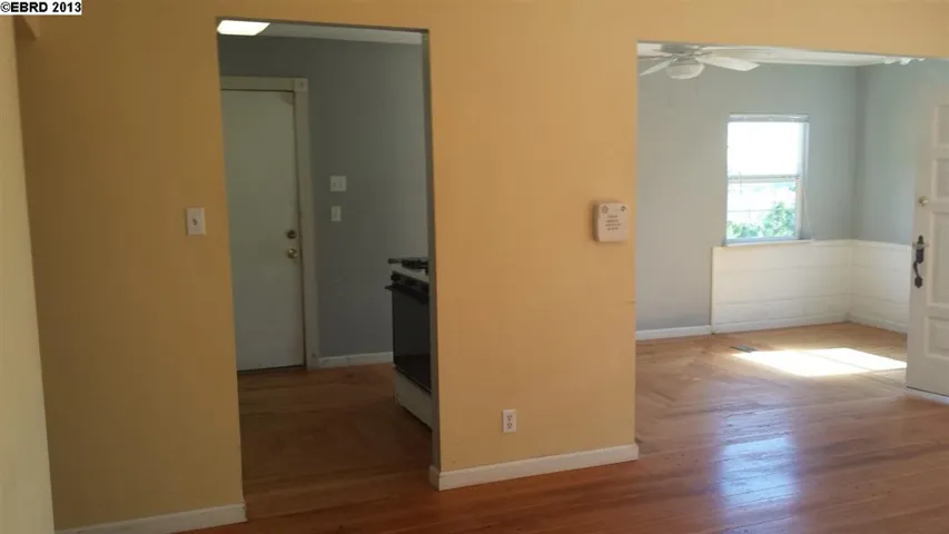 8132 Utah St, Oakland, California 94605-3533