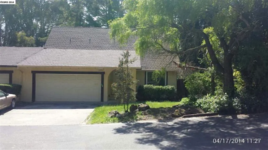 8 Parkridge Ct, Richmond, California 94803-1228