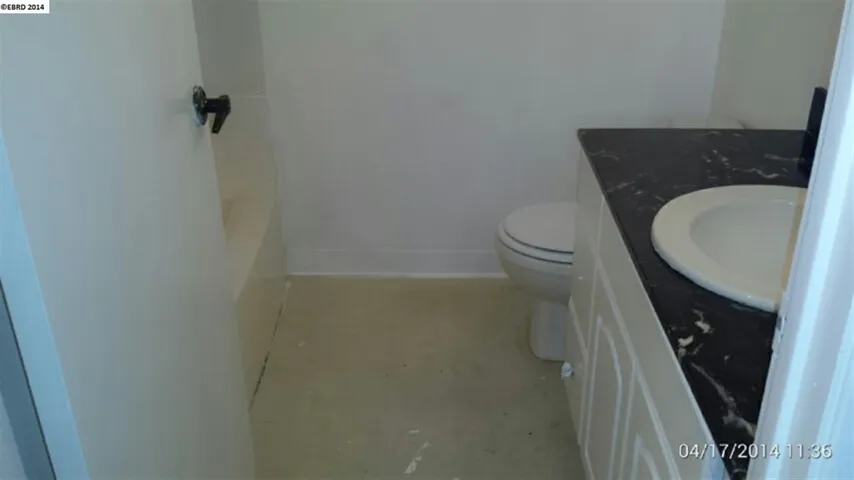 8 Parkridge Ct, Richmond, California 94803-1228