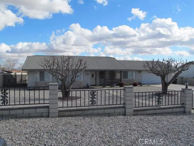 16379 Kamana Road, Apple Valley, California 92307