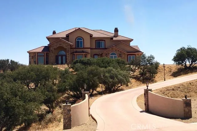 9975 Mirandy Way, Oak Hills, California 92344