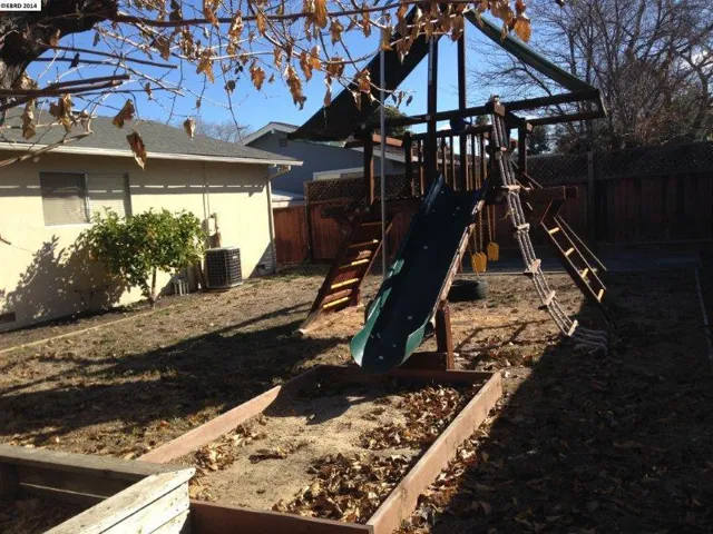 4060 Phoenix St, Concord, California 94521-1046