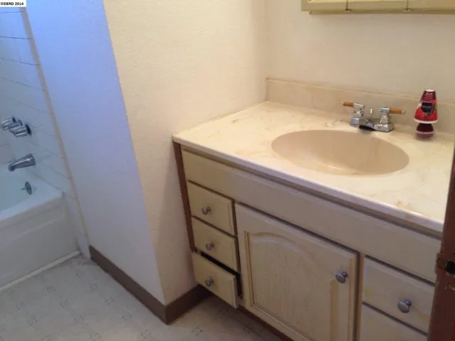 4060 Phoenix St, Concord, California 94521-1046