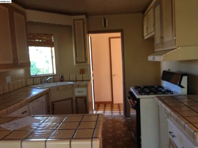 4060 Phoenix St, Concord, California 94521-1046