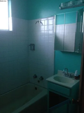 4731 Canyon Rd, El Sobrante, California 94803-3106