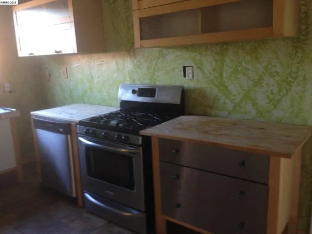 4731 Canyon Rd, El Sobrante, California 94803-3106
