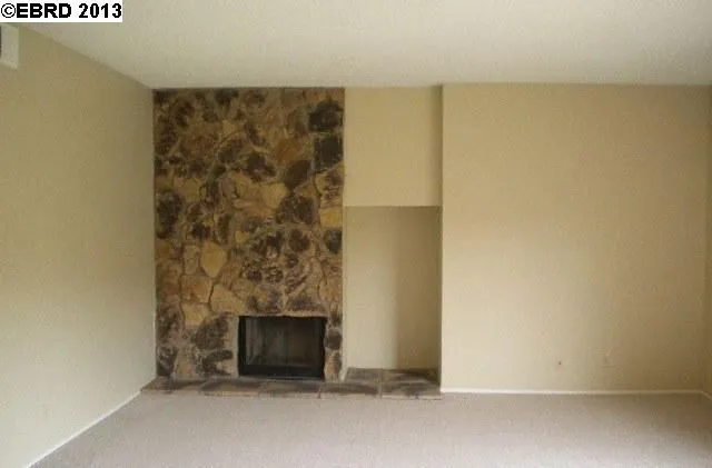 8671 Mountain Blvd # 40, Oakland, California 94605-4545