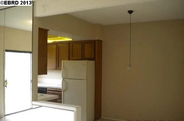 8671 Mountain Blvd # 40, Oakland, California 94605-4545