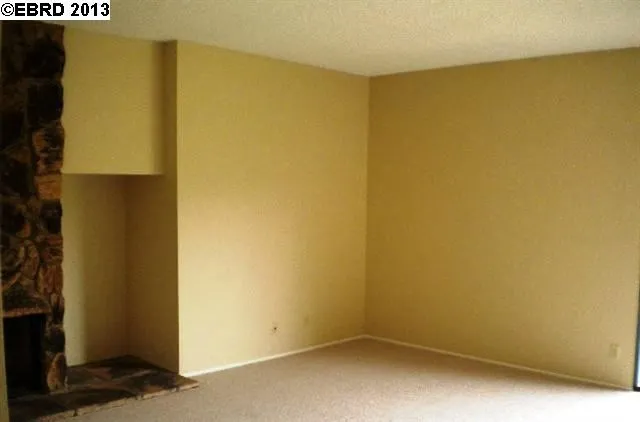 8671 Mountain Blvd # 40, Oakland, California 94605-4545