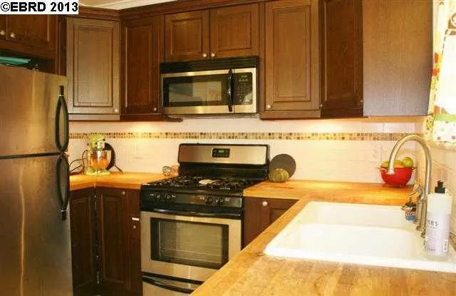 3529 Laguna Ave, Oakland, California 94602-2903
