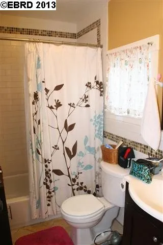 3529 Laguna Ave, Oakland, California 94602-2903