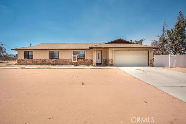 15620 Comanche Road, Apple Valley, California 92307