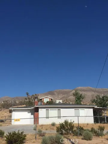 8153 Deep Creek Road, Apple Valley, California 92308