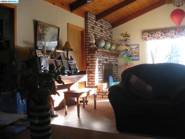17815 Almond Rd, Castro Valley, California 94546