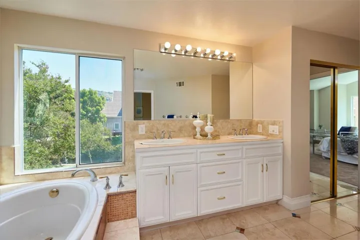 3072 Silverland Drive, San Jose, California 95135