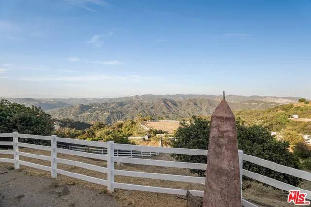 20333 Reigate Road, Topanga, California 90290
