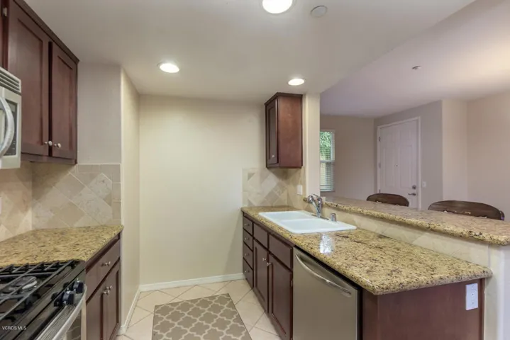208 Riverdale Ct 712 Camarillo-large-006
