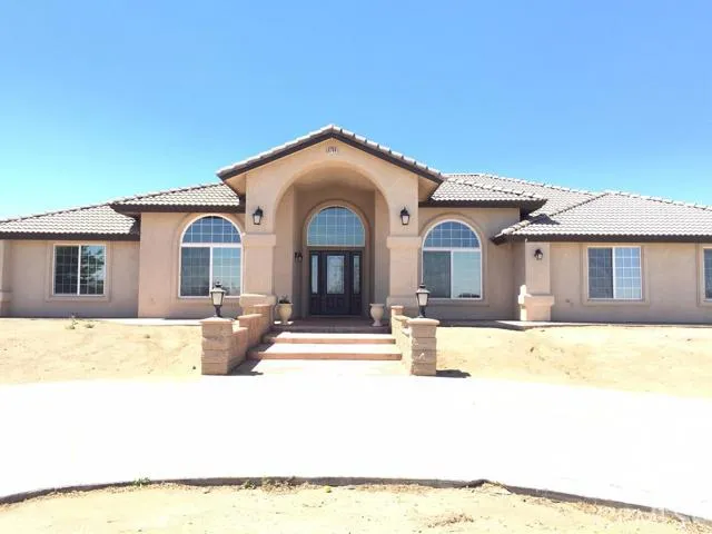 6768 Blue Rose Lane, Oak Hills, California 92344