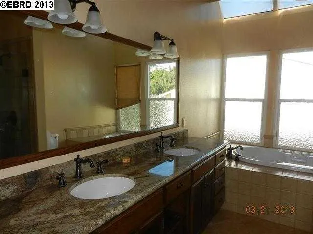 4400 Redwood Rd, Oakland, California 94619-3143
