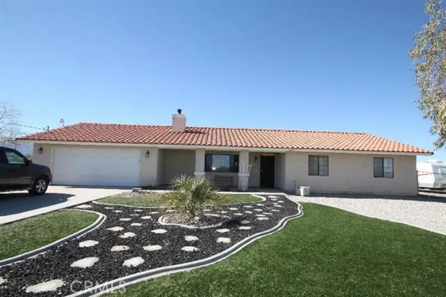 13670 Monte Vista Road, Phelan, California 92371