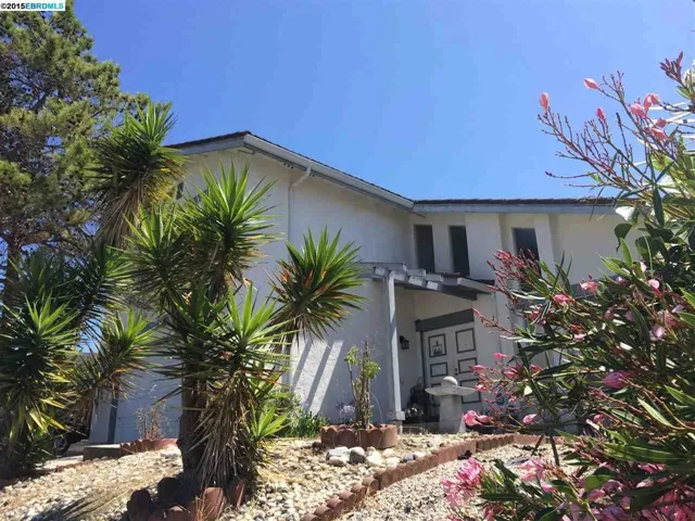 250 Bobolink Way, Hercules, California 94547