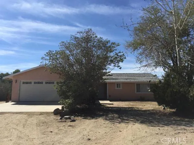 4333 Smoketree Road, Phelan, California 92371
