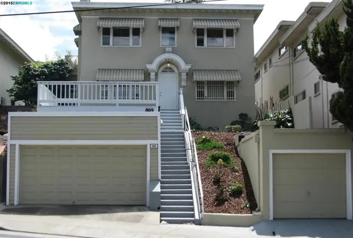 2 Garages