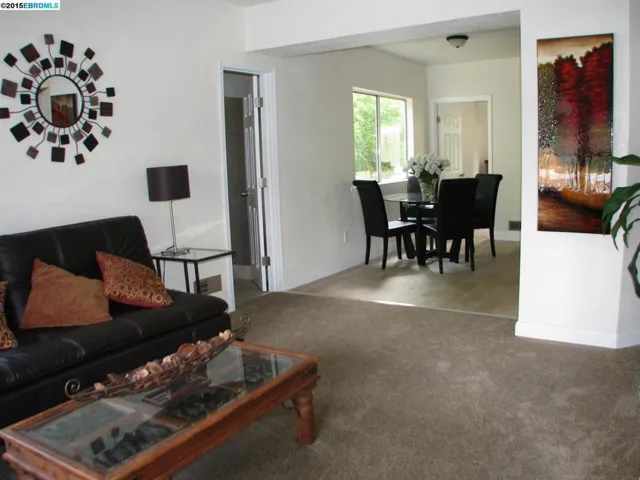 Unit B Living/Dining Room