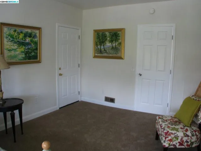 869 Macarthur Blvd, Oakland, California 94610-3824