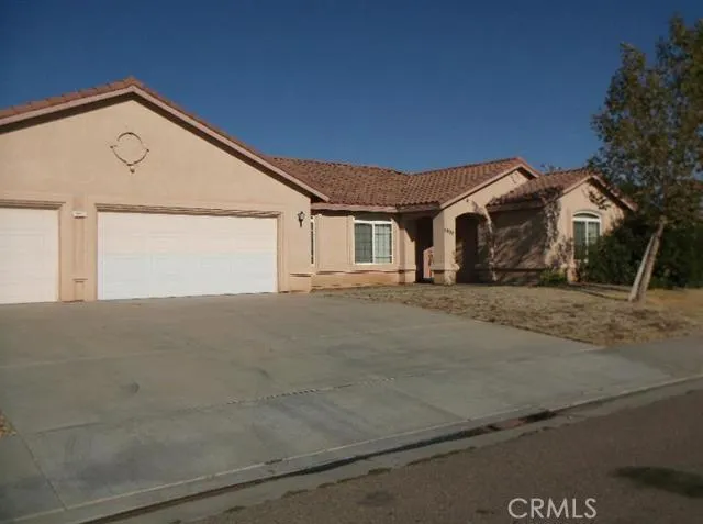 6892 Phoenix Way, Hesperia, California 92345