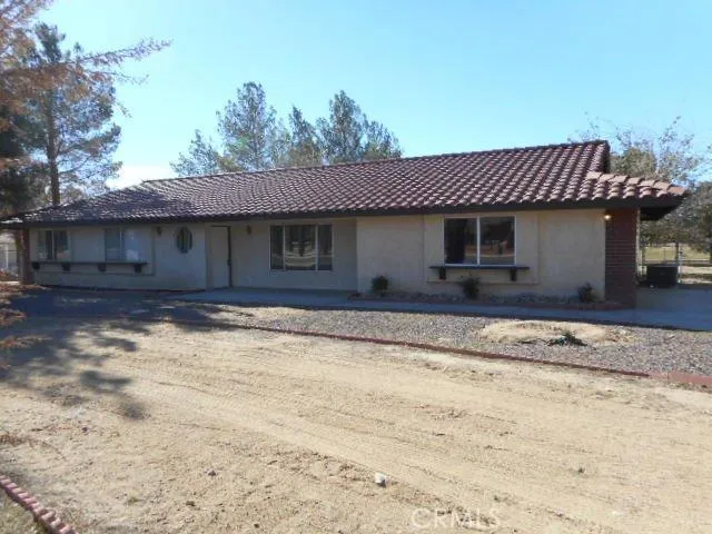 14470 Mandan Road, Apple Valley, California 92307