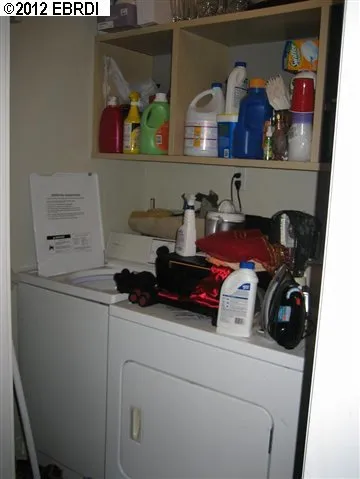 7953 Crest Ave, Oakland, California 94605-3609