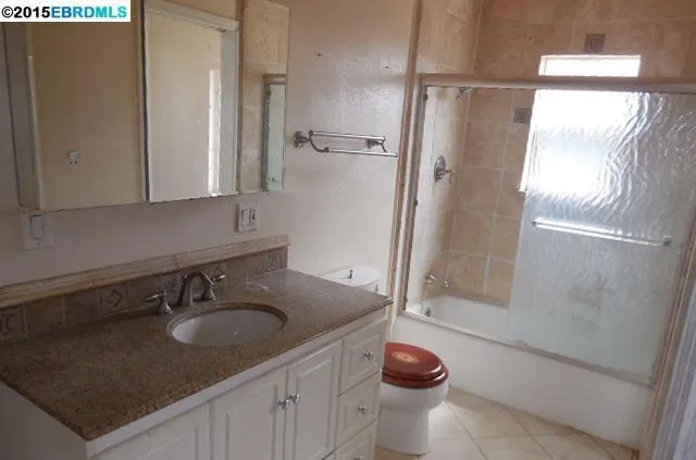152 S 35th St, Richmond, California 94804