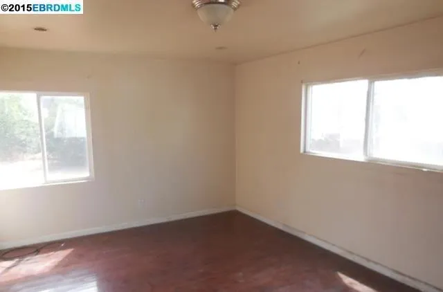 152 S 35th St, Richmond, California 94804
