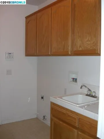 1050 Oakpoint Dr, Pittsburg, California 94565