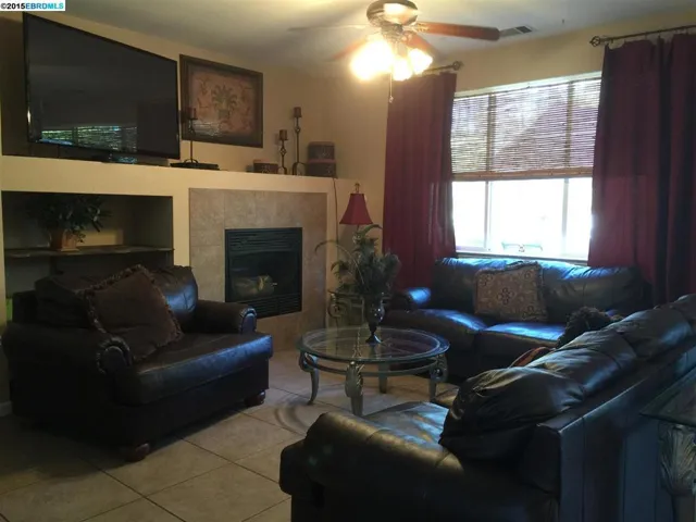 1969 Sugarloaf Mountain Ct, Antioch, California 94531