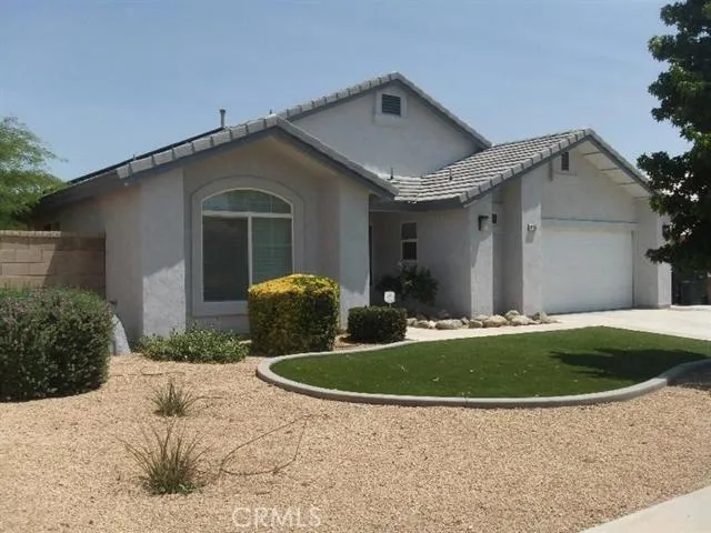 14236 Nantucket, Hesperia, California 92344