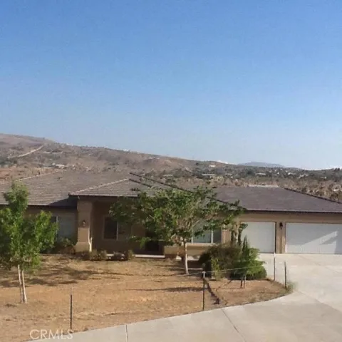 25575 Rancho Street, Apple Valley, California 92308