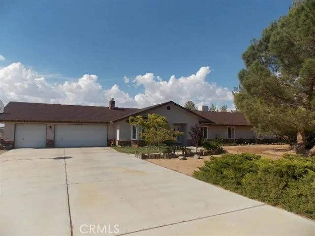 22744 Little Beaver Road, Apple Valley, California 92308
