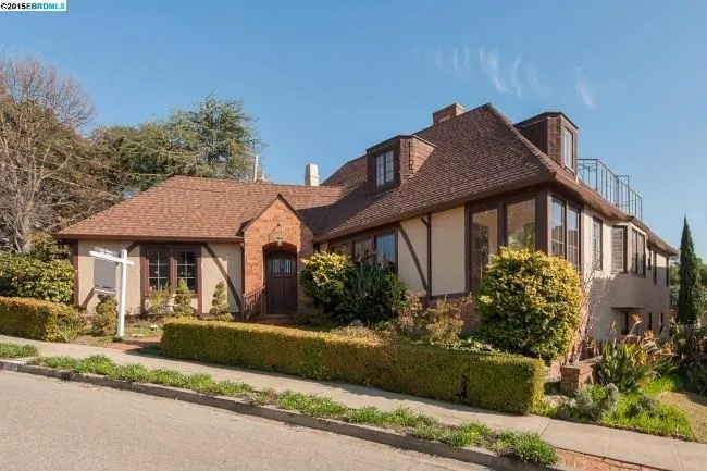1008 Ashmount Ave, Oakland, California 94610-1205