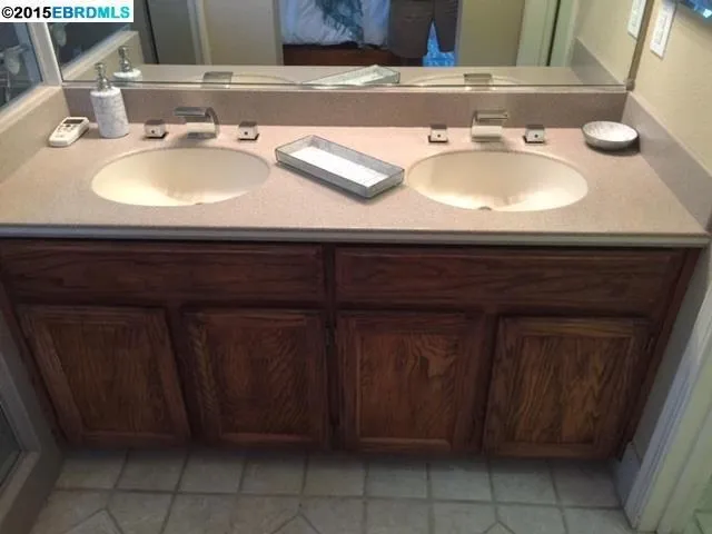 975 New Holland Ct, Brentwood, California 94513