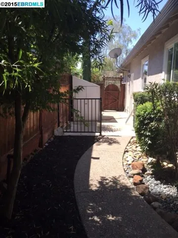 975 New Holland Ct, Brentwood, California 94513