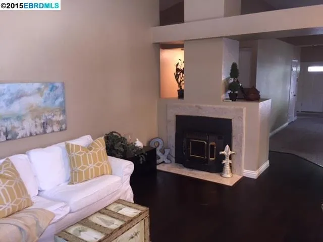 975 New Holland Ct, Brentwood, California 94513