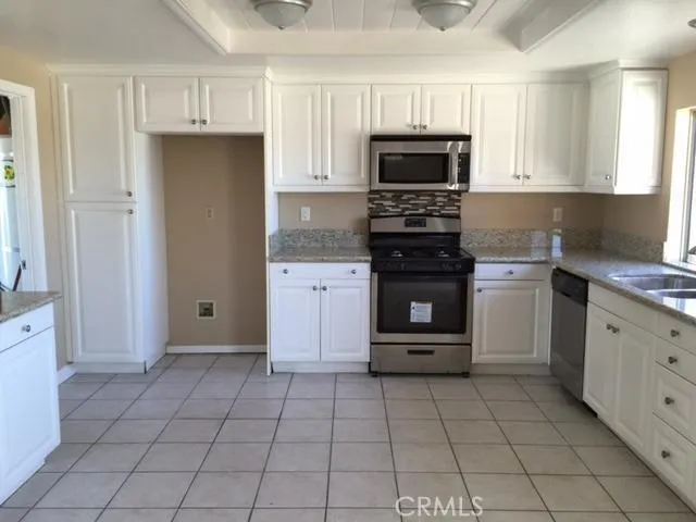 8580 8th Avenue, Hesperia, California 92345