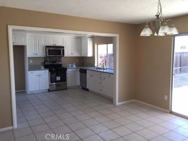 8580 8th Avenue, Hesperia, California 92345
